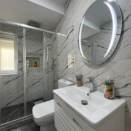 Downtown Deluxe Apartamento Shkodër