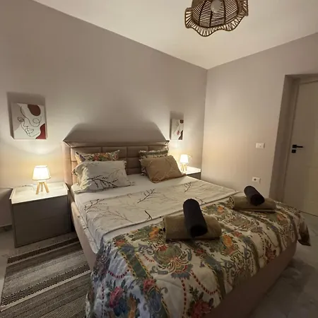 Downtown Deluxe Apartamento Shkodër