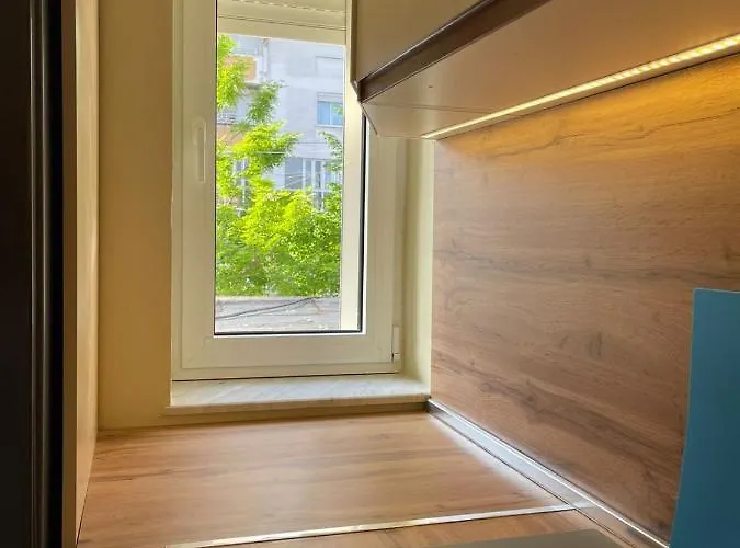 Downtown Deluxe Шкодер