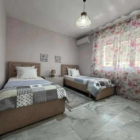 Downtown Deluxe Apartmán