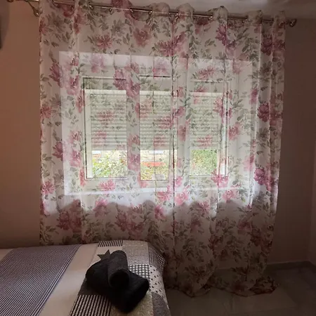 Downtown Deluxe Apartment