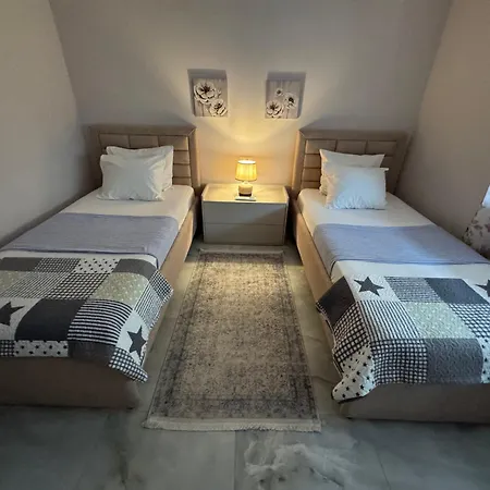 Apartment Downtown Deluxe *