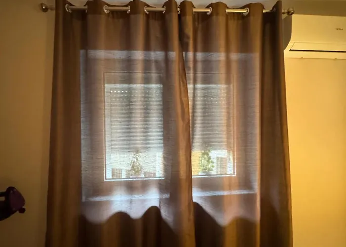 Downtown Deluxe Σκόδρα